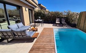 Villa 4 chambres piscine privée à 400m de la plage dans une résidence neuve